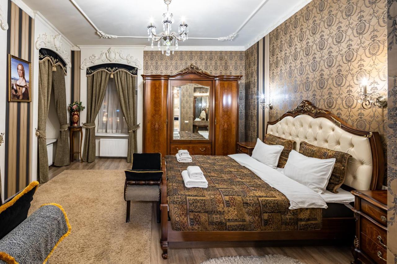 Classic Royal Central Apartment. Balcony And A/C Львов Экстерьер фото