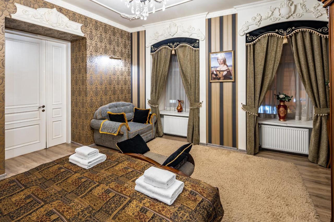 Classic Royal Central Apartment. Balcony And A/C Львов Экстерьер фото