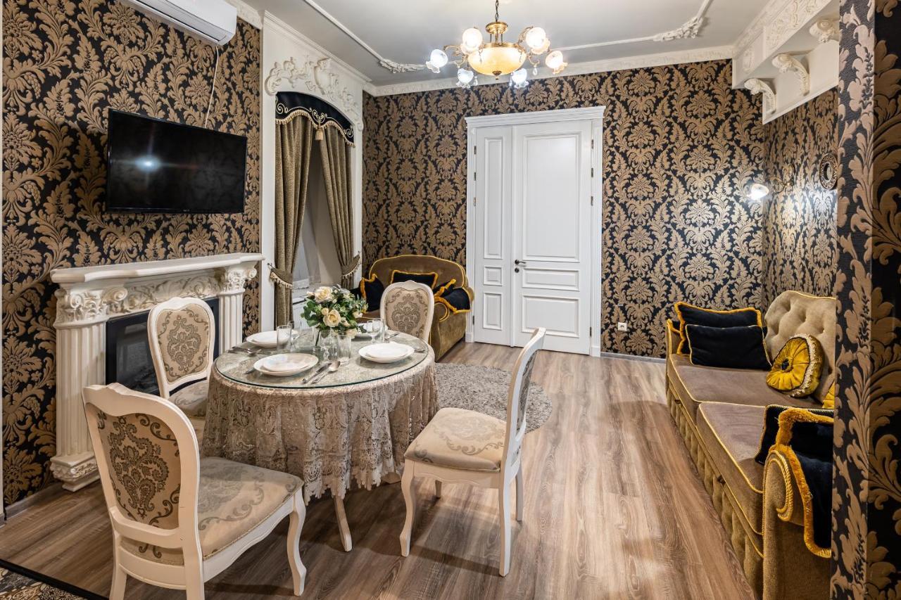 Classic Royal Central Apartment. Balcony And A/C Львов Экстерьер фото